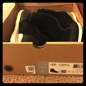 Ugg tennis shoe size 10